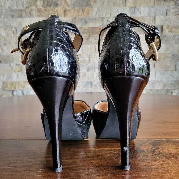Michael Kors Black Crocodile Stilettos size 7 - Picture 4 of 5